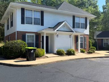 Main picture of 3900 Taggart Dr