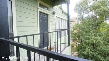Main picture of 915 W 22nd 1/2 St