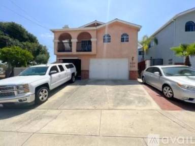 Main picture of 4704 W 168th St