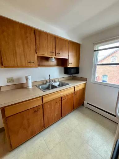Main picture of 5333 Broadway St