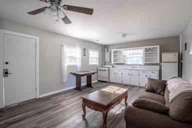 Main picture of 33 Dorothy St