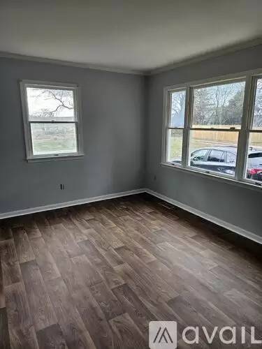 Main picture of 105 Maple Ave
