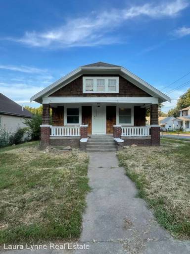Main picture of 146 N Oakley Ave