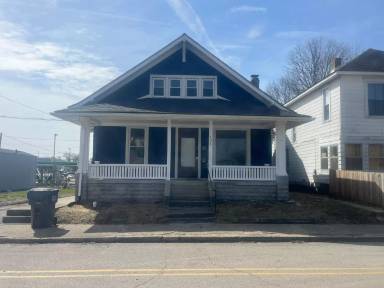 Main picture of 121 W 13th St