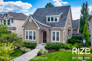 Main picture of 1968 E Cecelia Cir