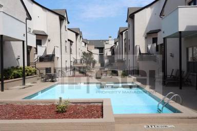 Main picture of 3901 Travis St