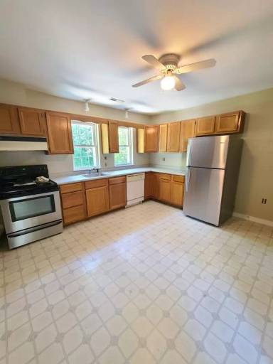 Main picture of 19 Clinton St