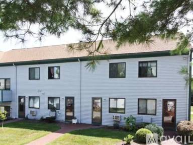 Main picture of 661 Metacom Ave