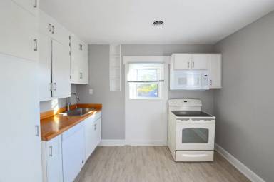 Main picture of 2611 Southeastern Ave