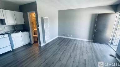 Main picture of 3351 Marine Ave
