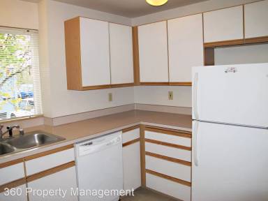 Main picture of 651 NE Ellis Way