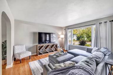 Main picture of 710 Grignon St