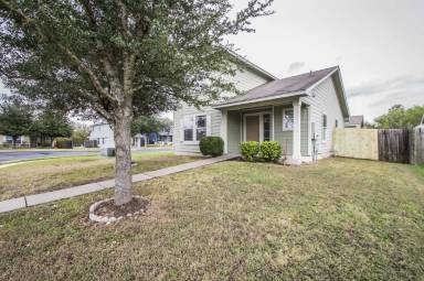 Main picture of 18221 Flathead Dr