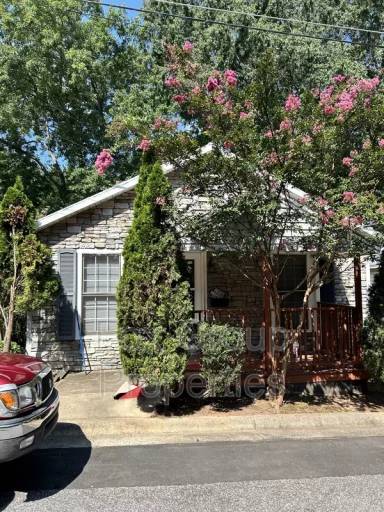 Main picture of 177 S Maple St