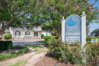 Main picture of 715 Marie Antoinette St