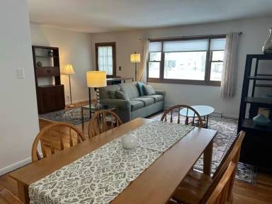 Main picture of 4994 N Sedgewick Rd
