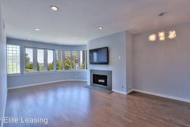 Main picture of 1111 Bay St