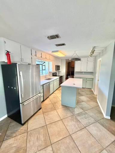Main picture of 681 Whispering Ave