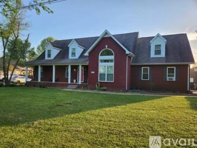 Main picture of 4904 Manchester Pike