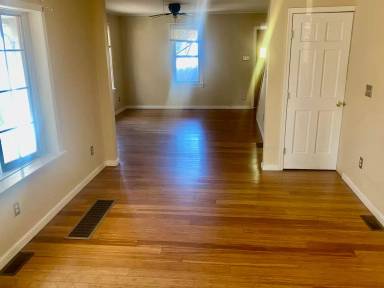 Main picture of 36 E Adams St