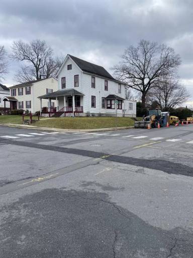 Main picture of 230 W Merchant St