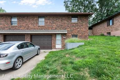 Main picture of 301 W 31st St