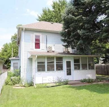 Main picture of 5106 Adams St