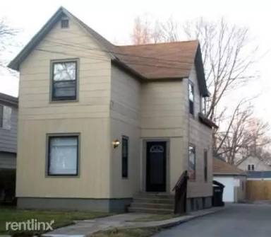Main picture of 708 Pioneer St