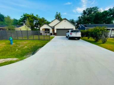 Main picture of 3305 McCrarey Dr