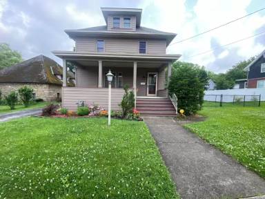 Main picture of 5 E 3rd Ave