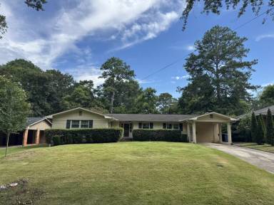 Main picture of 2922 Mary Ann Dr