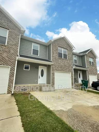 Main picture of 32 Christian Ct