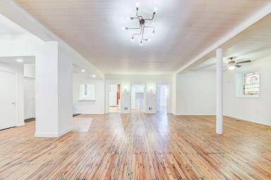 Main picture of 2216 Arlington Ave