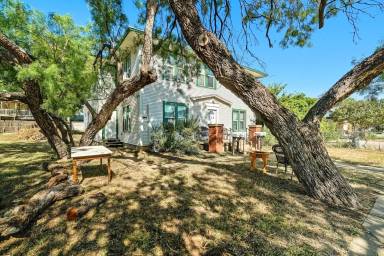 Main picture of 318 Palm St