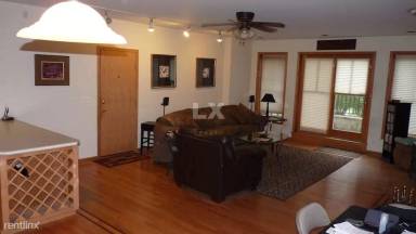 Main picture of 654 W Briar Pl