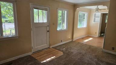 Main picture of 295 N 100 W