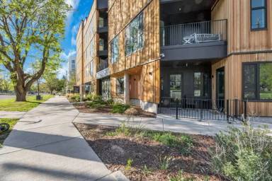 Main picture of 1601 Park Ave