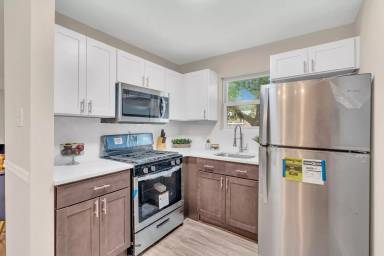 Main picture of 748 Bellevue Ave