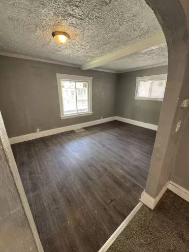 Main picture of 2355 E 86th St