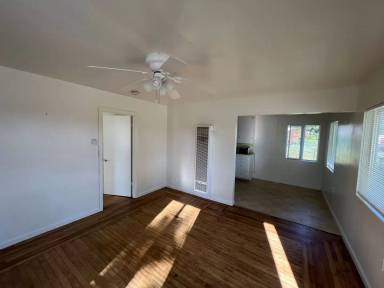 Main picture of 618 James St