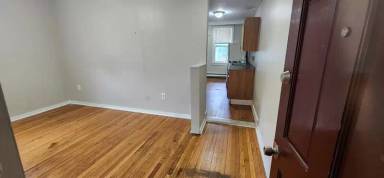 Main picture of 542 Washington Ave