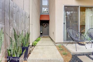Main picture of 2425 Wentworth St