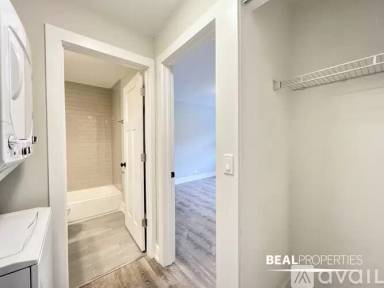 Main picture of 530 W Surf St