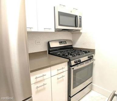 Main picture of 212 E 63rd St