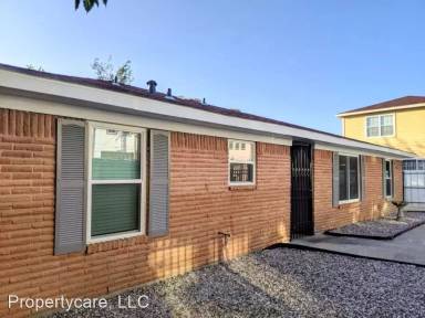 Main picture of 415 N Live Oak St