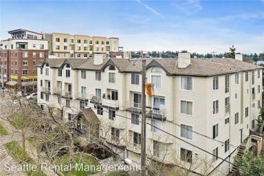 Main picture of 903 N 130th St