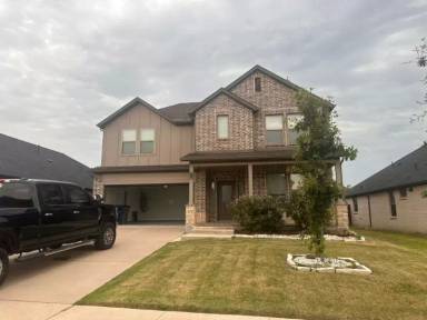 Main picture of 625 Maple Leaf Way