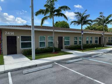 Main picture of 7410 SW 10th St