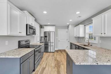 Main picture of 220 Sailor St