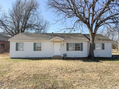 Main picture of 817 S Kelly Ave